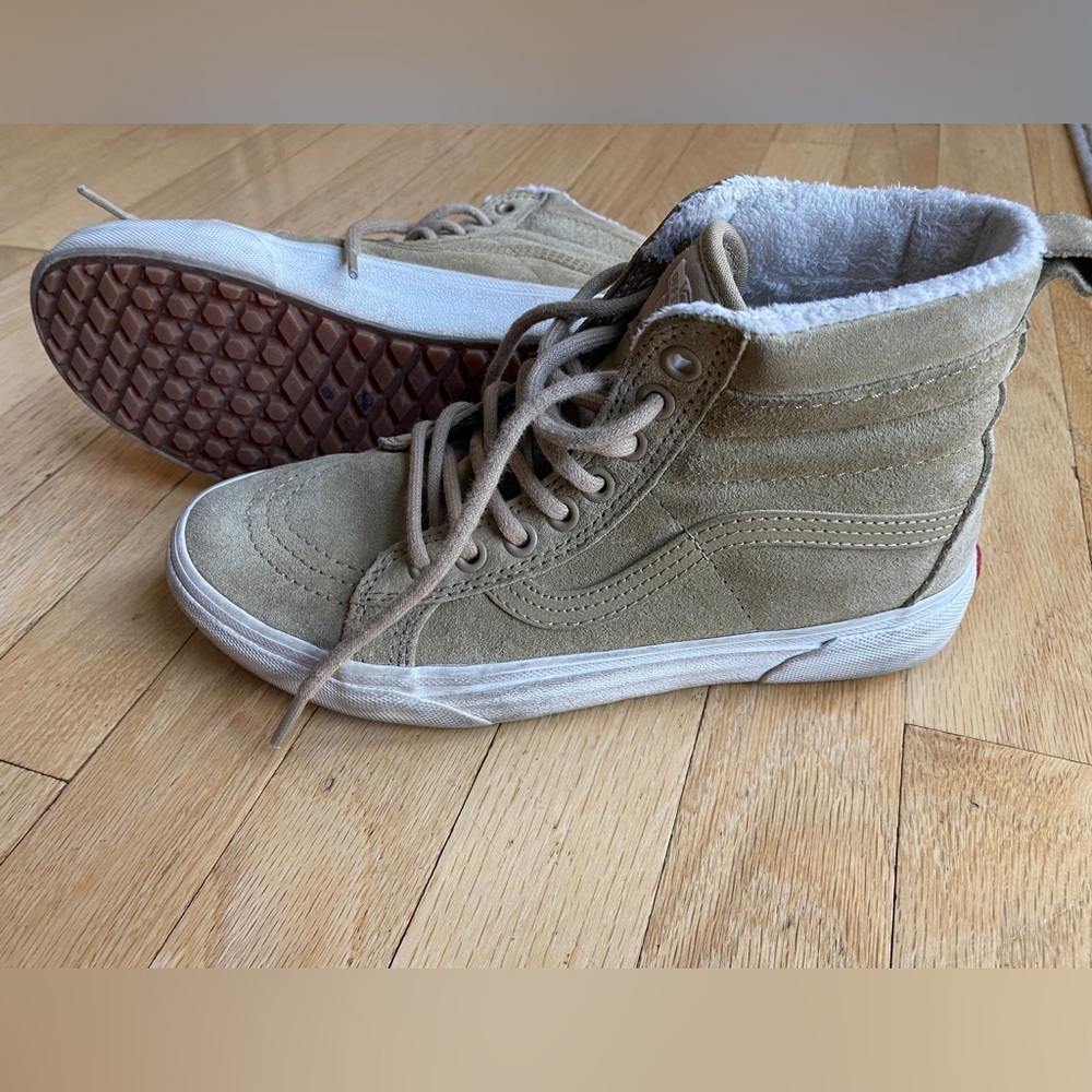 Tan vans hi-tops. Womens 7